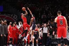 j9九游会官方入口 - 德罗巴巅峰对决，Ning与60激战公牛分钟，连败胜负难料！